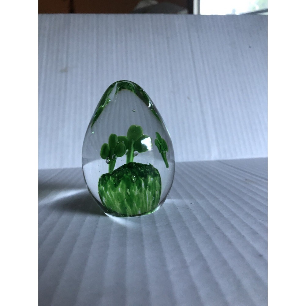 Egg Shaped Art Glass Paperweight Green Shamrock Clover St Patrick's Day Unmarked
